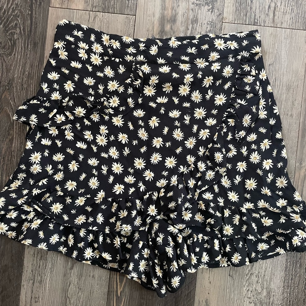 Zara Daisy Shorts